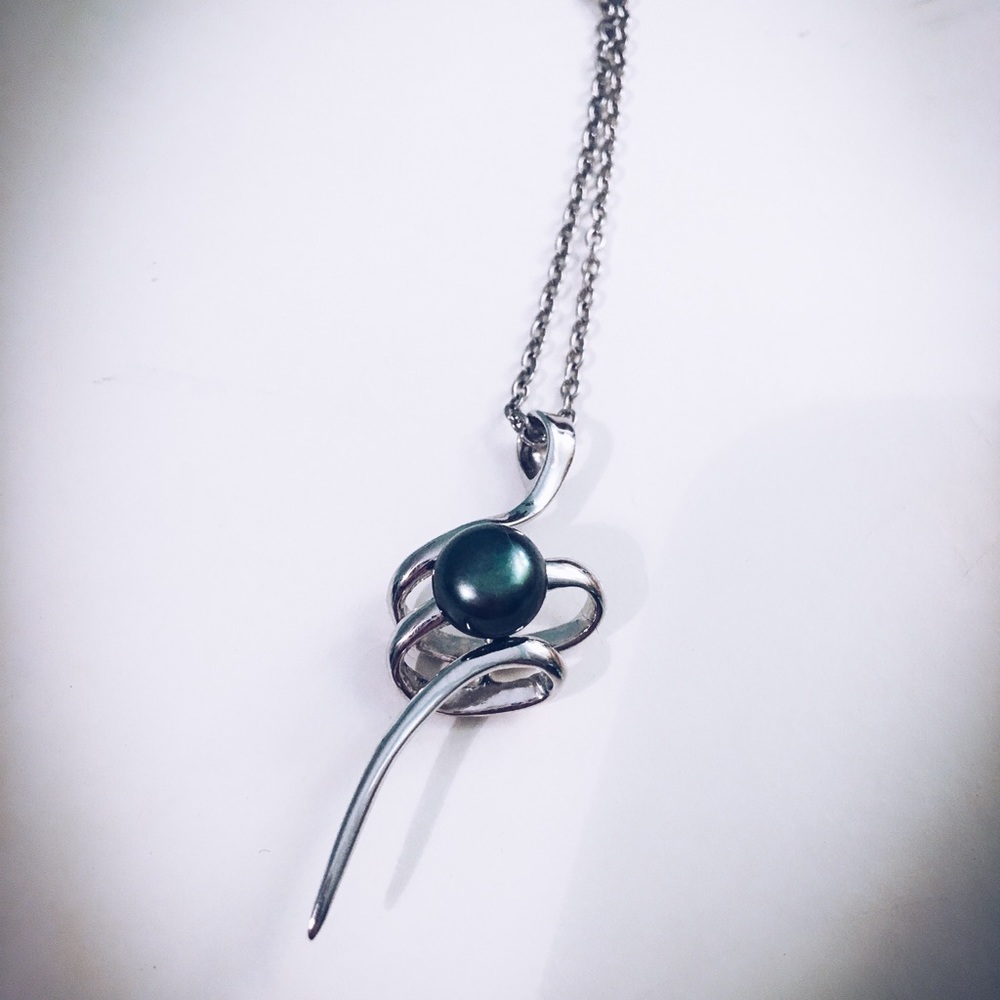 Tahitian Pearl pendant necklace
